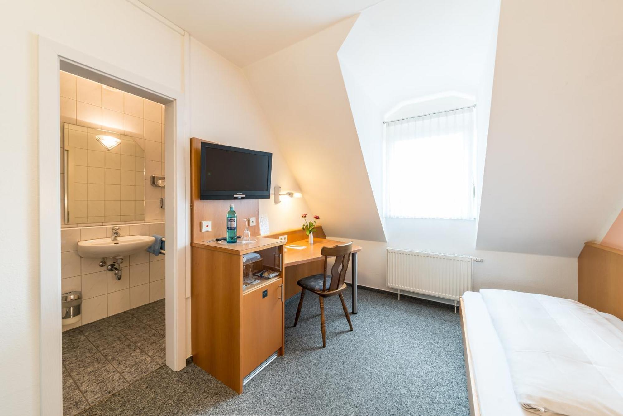 Hotel Restaurant Vater Rhein Woerth am Rhein Szoba fotó